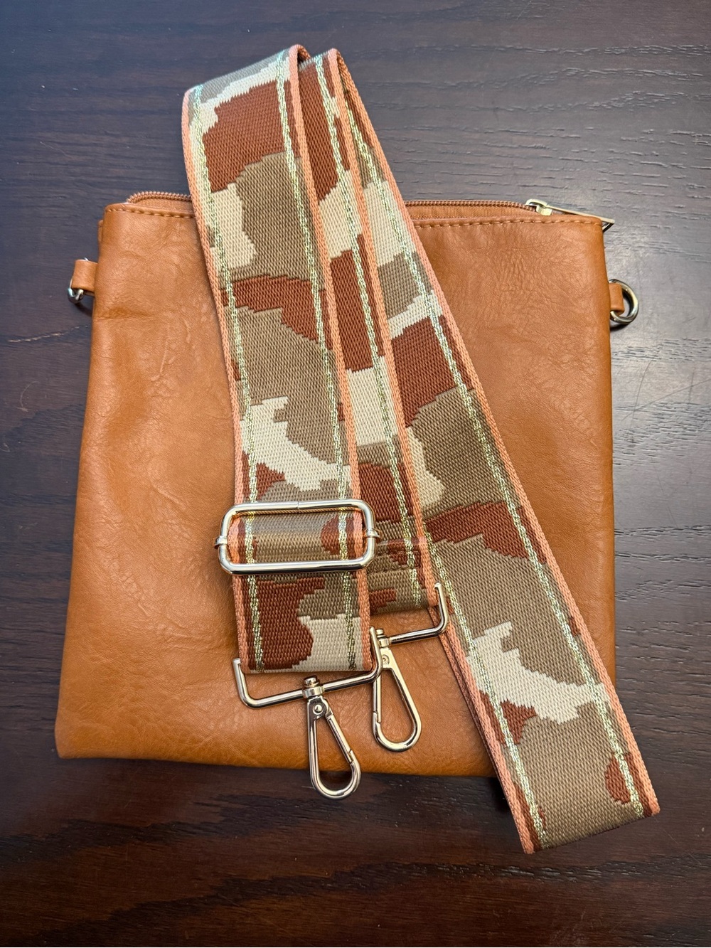 Ah•Dorned vegan leather crossbody bag/pouch w/ camo strap New - camel brown - Picture 5 of 13